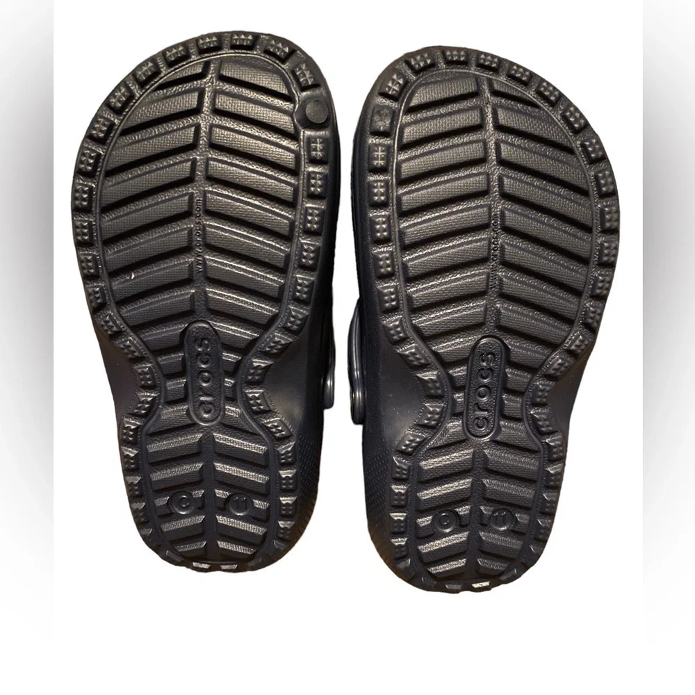 New without tags boys size 11c navy crocs lined. - Picture 4 of 4